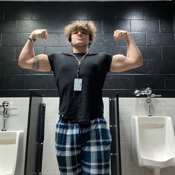 Meet your Posher, Kenneth - Picture 1 of 1